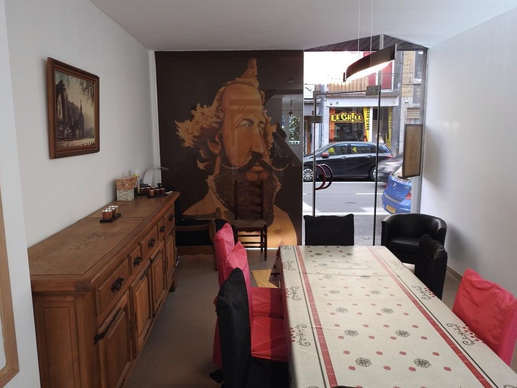 Les Voisins De Mr Sax Hotel ดีน็อง ภายนอก รูปภาพ